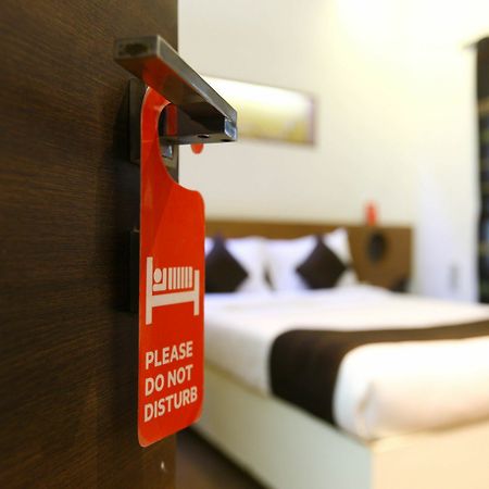 Oyo 9911 Apartment Shylee Niwas شيناي المظهر الخارجي الصورة