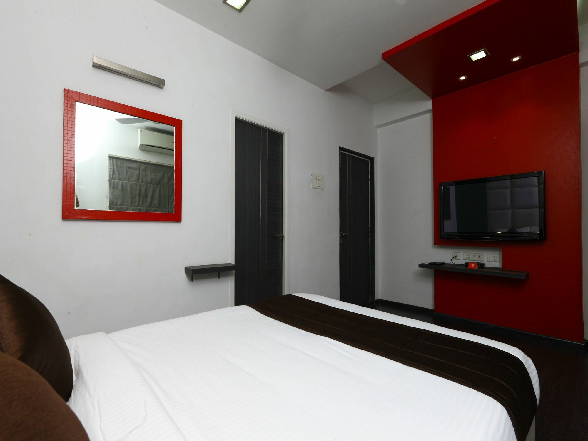 Oyo 9911 Apartment Shylee Niwas شيناي المظهر الخارجي الصورة